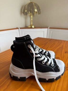 Black High-Top Canvas Sneakers with Chunky White Sole